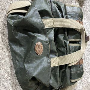 Fossil Oiled Green Canvas Duffel Bag
16 x 11 x 10 approximately